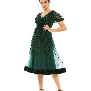 Mac Duggal EMBELLISHED BUTTERFLY SLEEVE VELVET HEM MIDI DRESS size 16 NWT